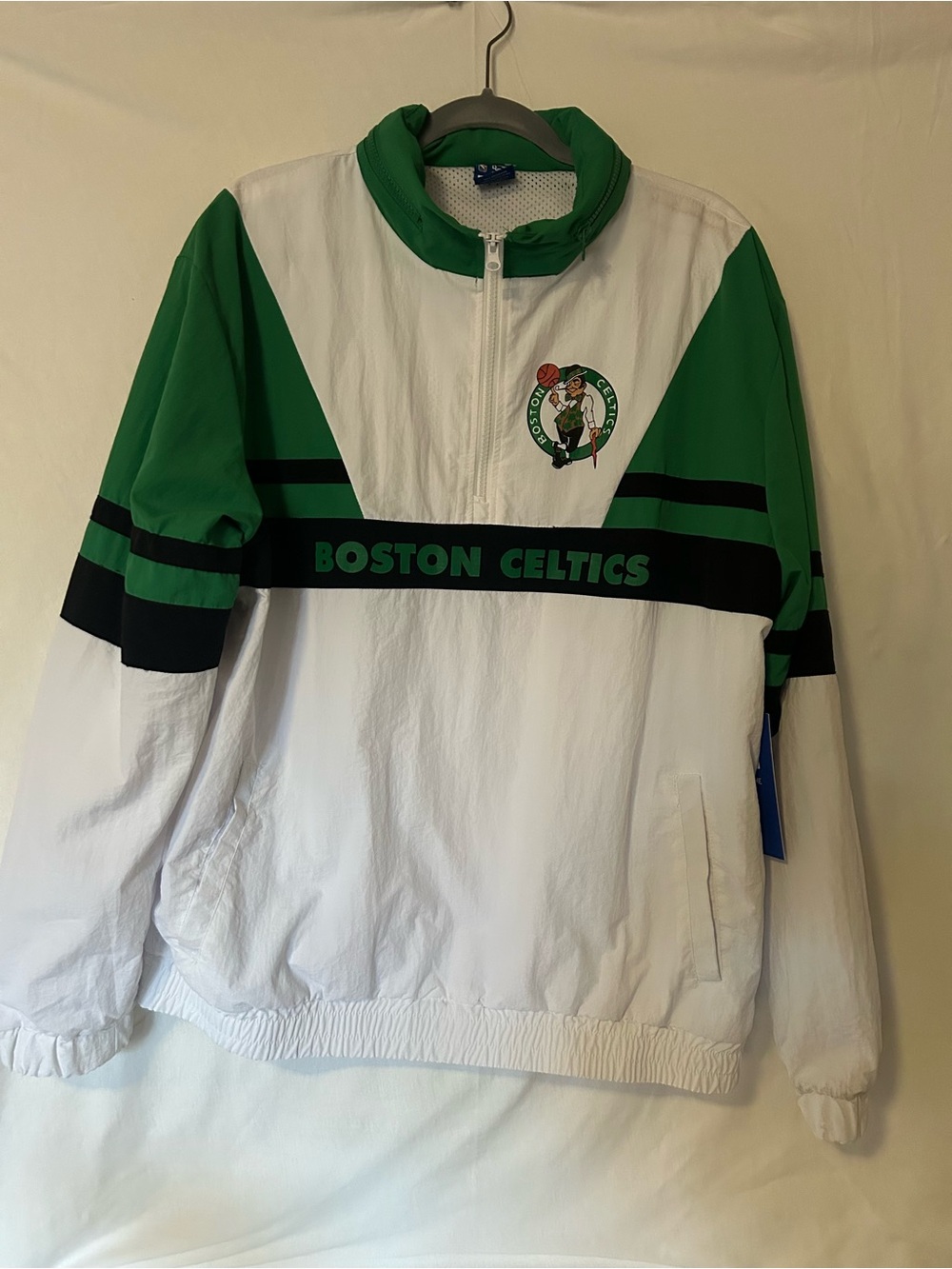 Boston Celtics Men’s White & Green Team Windbreaker Pullover